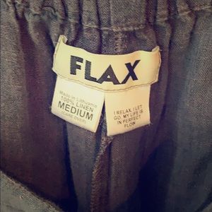 Vintage women’s linen Capri pants